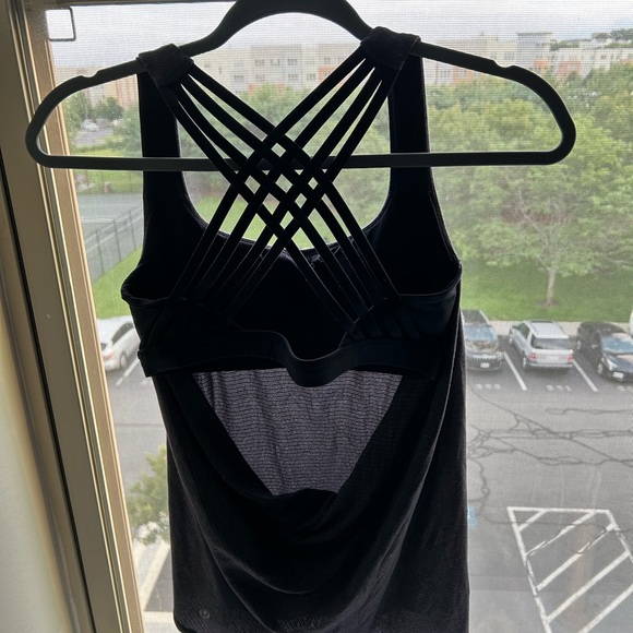 Lulu lemon workout tank top - Picture 3 of 4